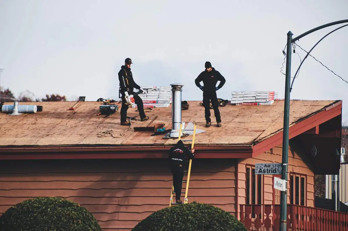 CoMitted Roofing & exteriors crew is doing proactive roof maintenance to prevent damage in St Cloud