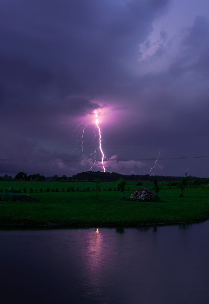 intense lightning storm over grassy field 2026 01 09 00 13 32 utc